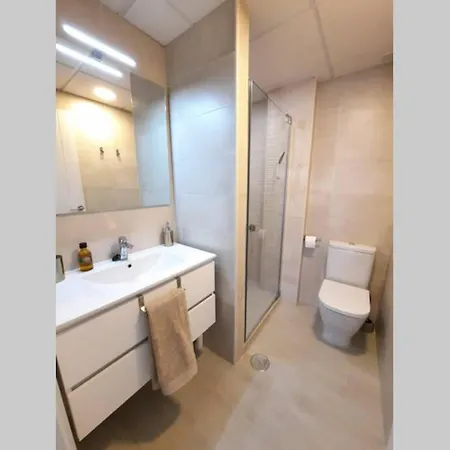 Palms Beach - Brand New Luxury Beachside Daire