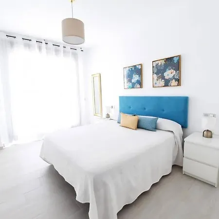 Palms Beach - Brand New Luxury Beachside Daire