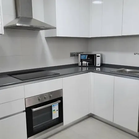 Palms Beach - Brand New Luxury Beachside Daire