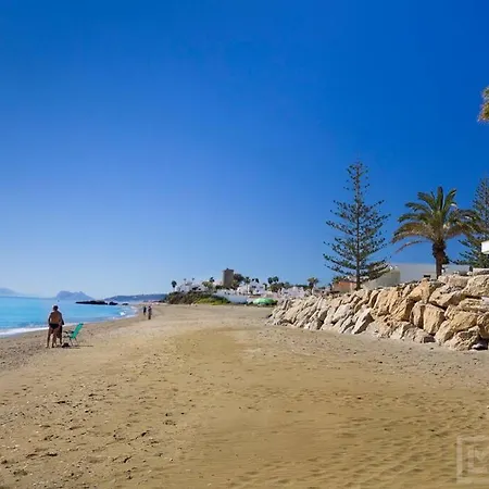 Daire Palms Beach - Brand New Luxury Beachside