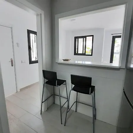 Daire Palms Beach - Brand New Luxury Beachside
