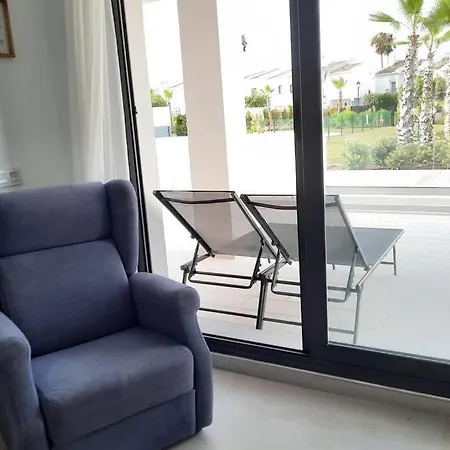 Palms Beach - Brand New Luxury Beachside *