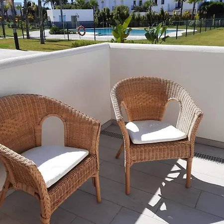 Daire Palms Beach - Brand New Luxury Beachside *